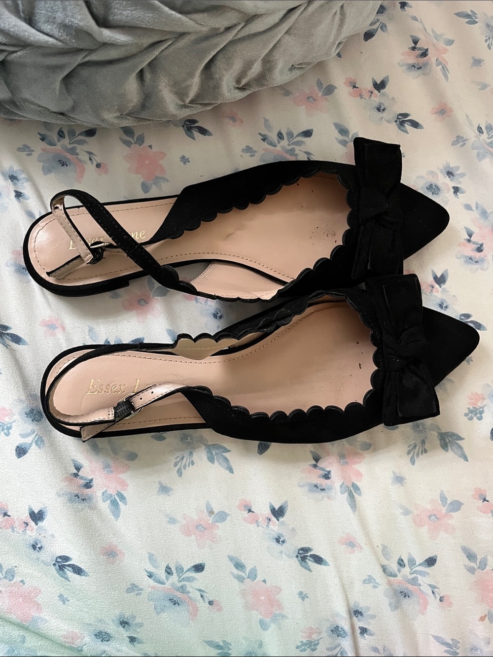 Essex Lane Black Scalloped Bow Slingback Flats